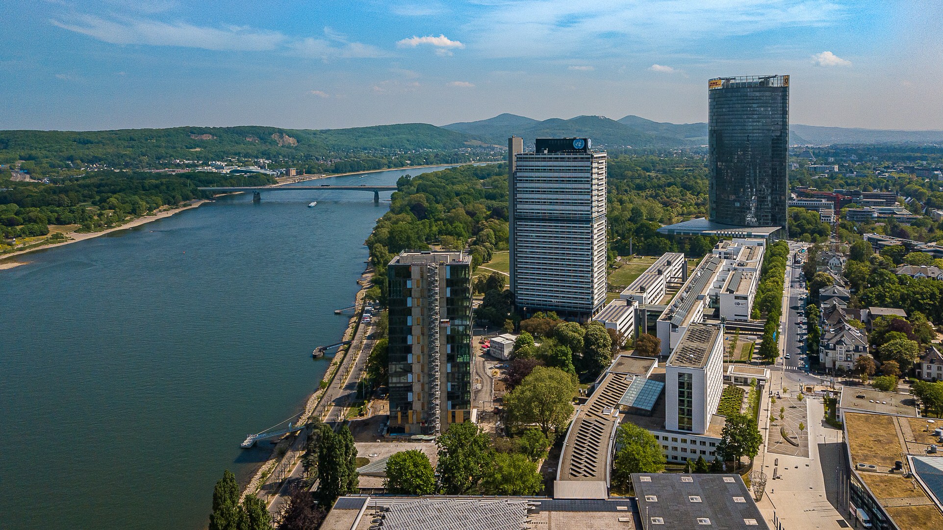 Bonn-UN_Campus_im_Fruehjahr_2020_medium.jpg