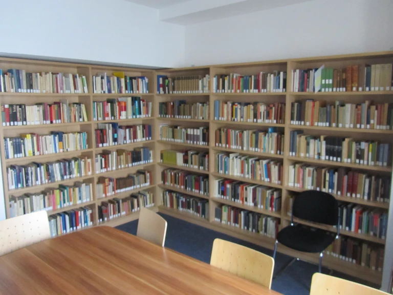 Dahrendorf Bibliothek 1