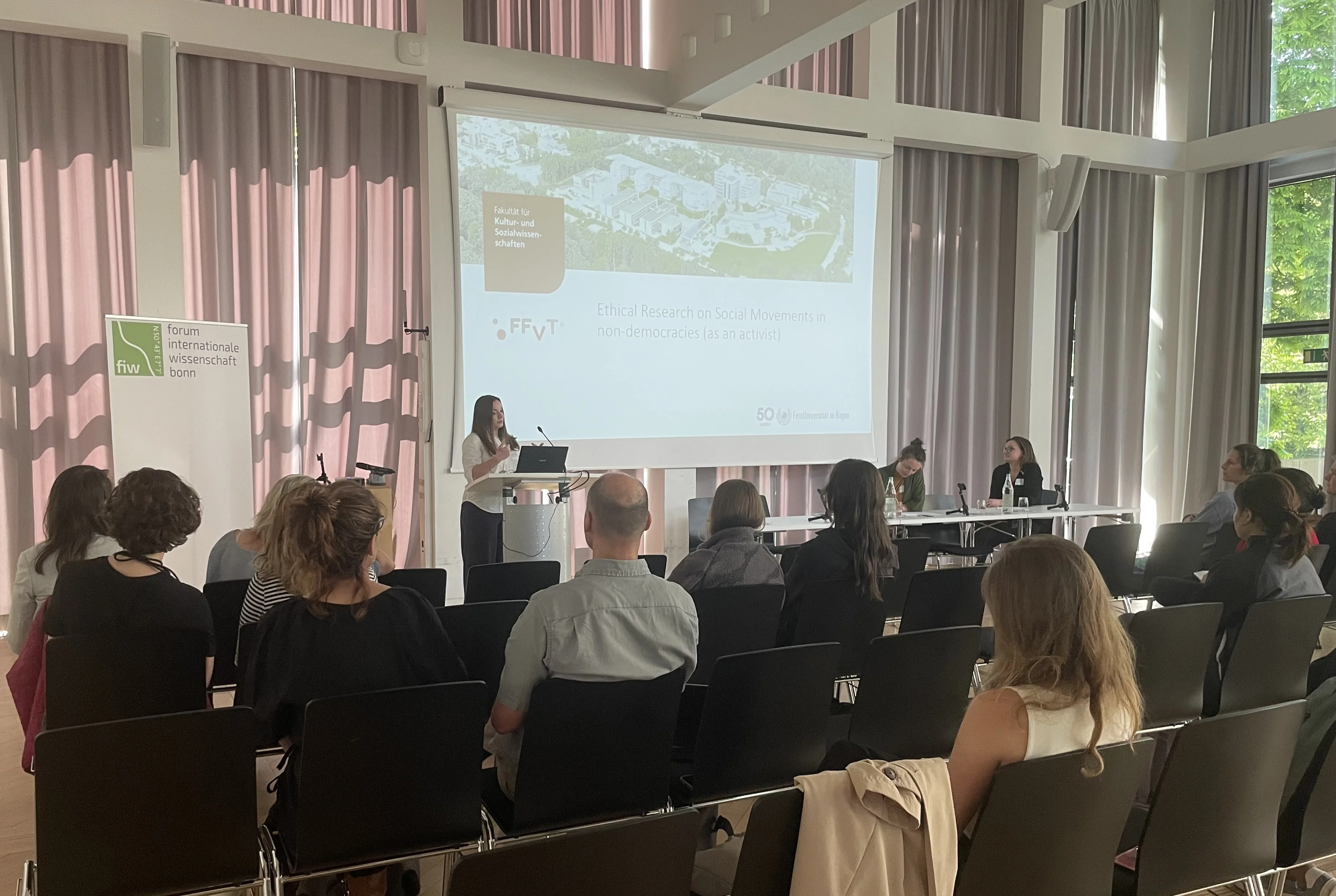 Roundtable 25-5-14.jpg